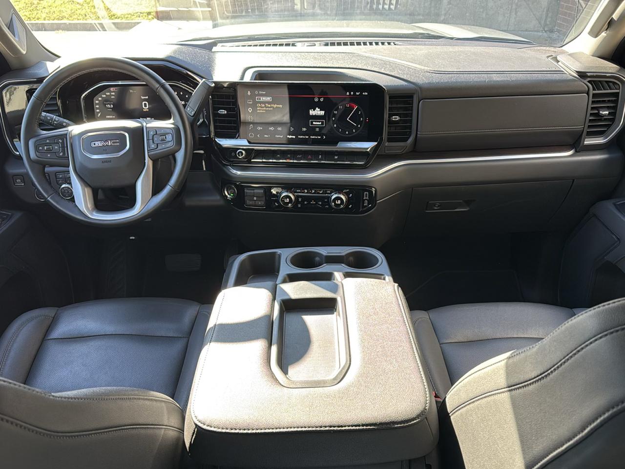 GMC Sierra 1500 SLT Crew Cab 4WD 2026