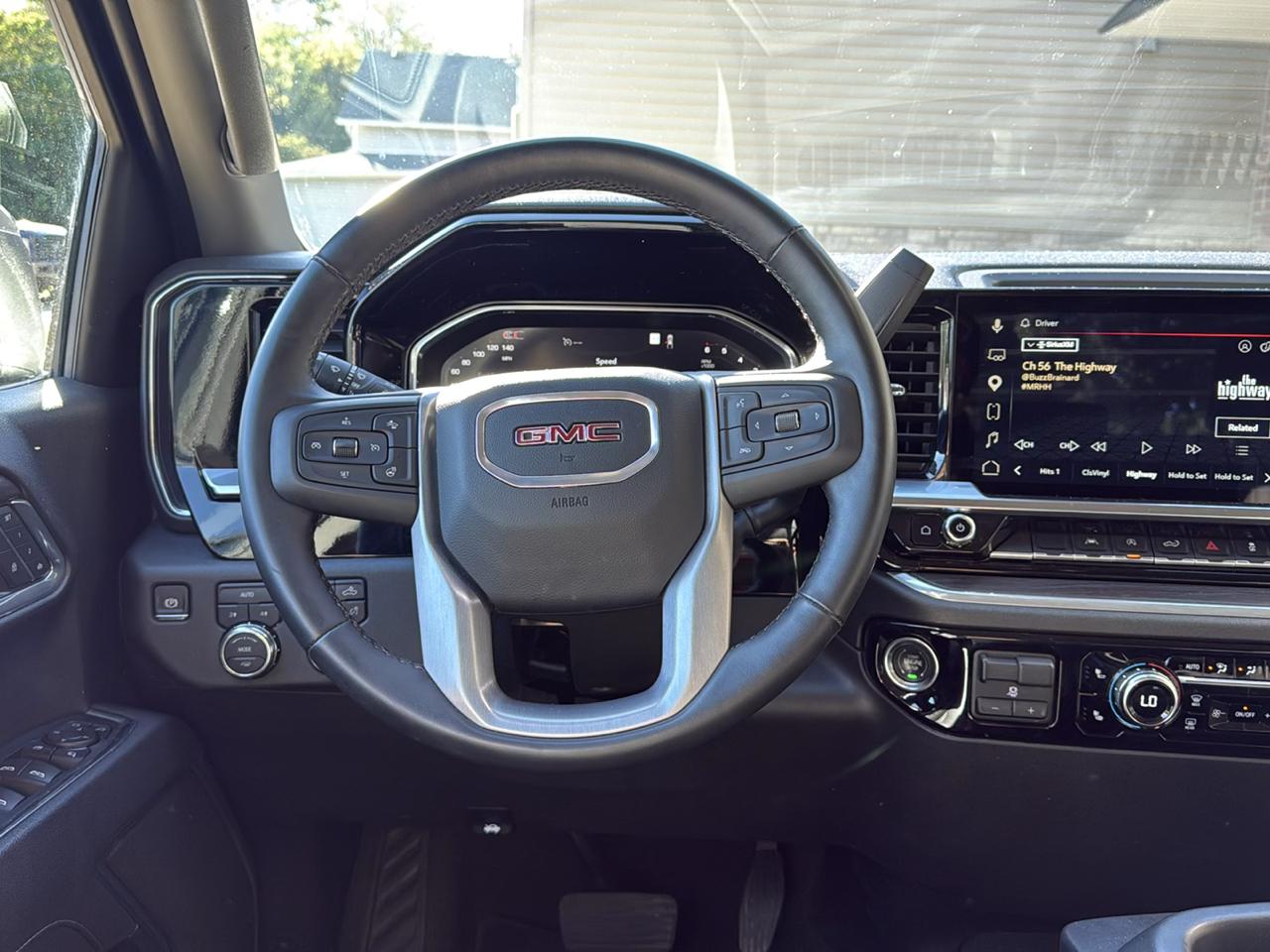 GMC Sierra 1500 SLT Crew Cab 4WD 2026
