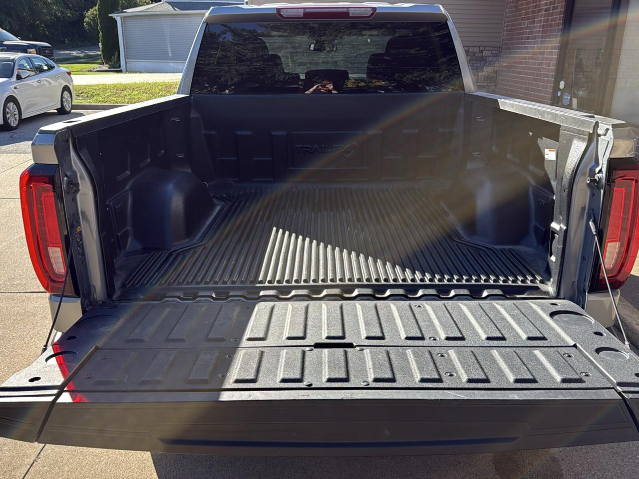 GMC Sierra 1500 SLT Crew Cab 4WD 2026