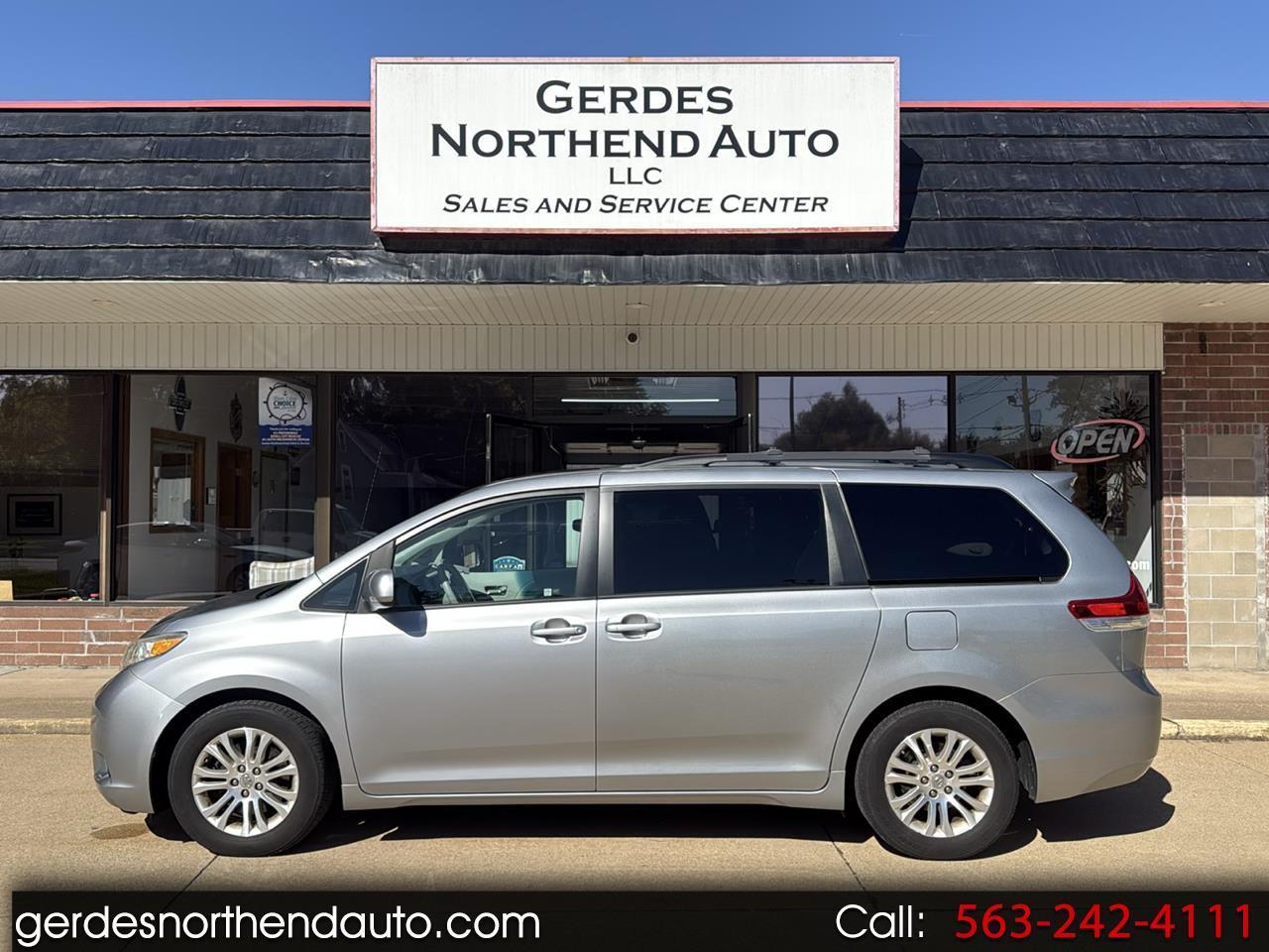 Toyota Sienna XLE FWD 8-Passenger V6 2012
