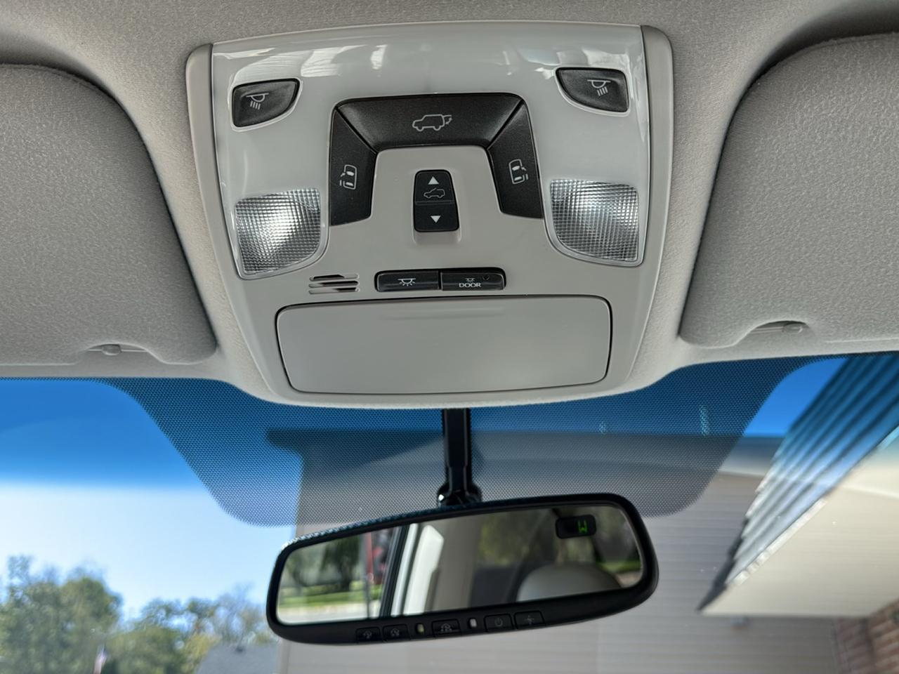 Toyota Sienna XLE FWD 8-Passenger V6 2012