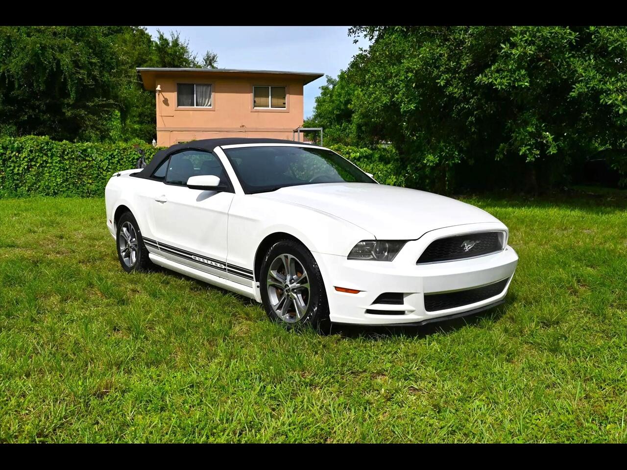 2013 Ford Mustang V6 Convertible 2D