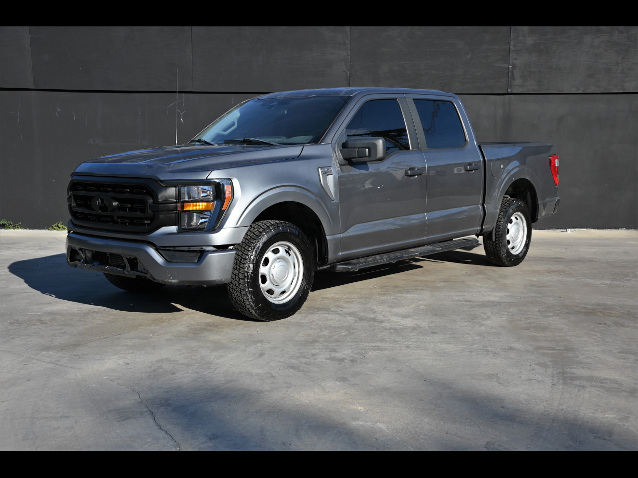 2021 Ford F-150 XL Pickup 4D 5 1/2 ft