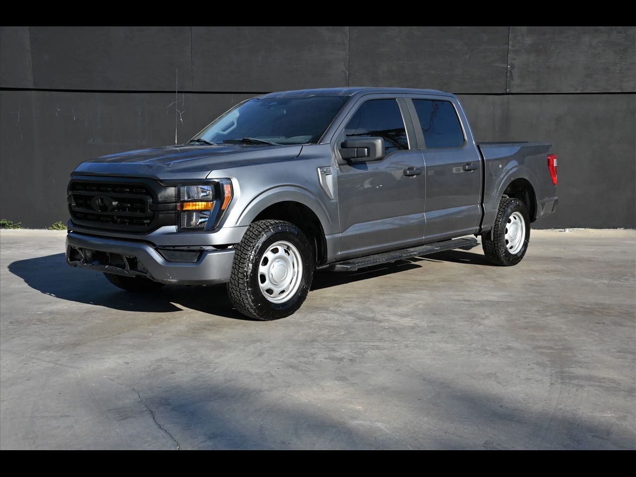 2021 Ford F-150 XL Pickup 4D 5 1/2 ft