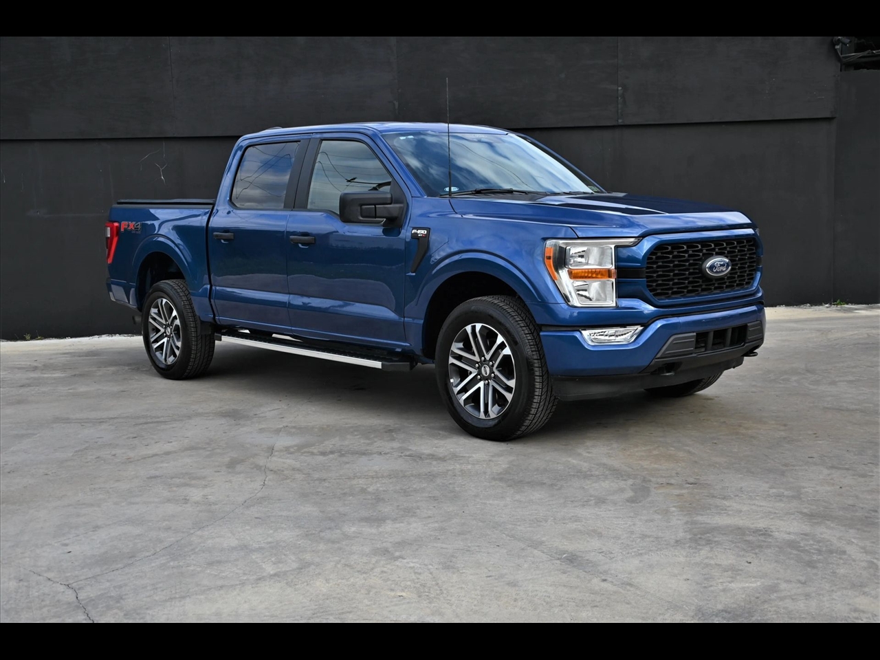 2022 Ford F-150 XL Pickup 4D 5 1/2 ft