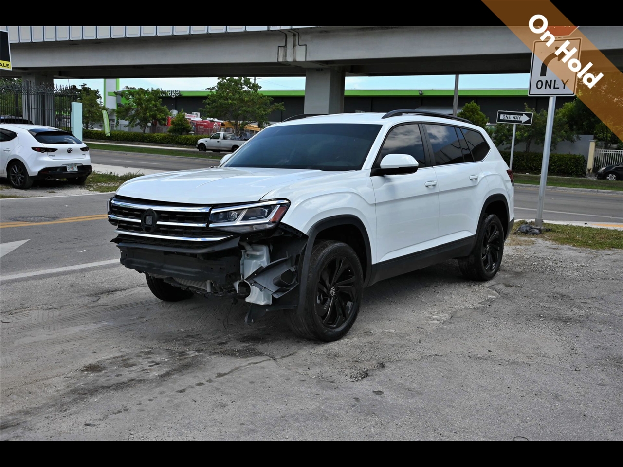 2022 Volkswagen Atlas SE w/Tech Pkg Sport Utility 4D