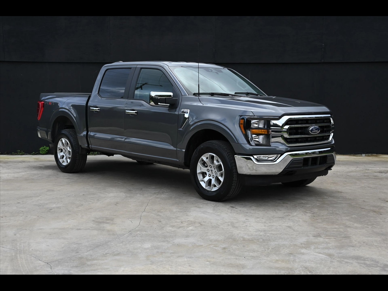 2023 Ford F-150 XLT Pickup 4D 5 1/2 ft