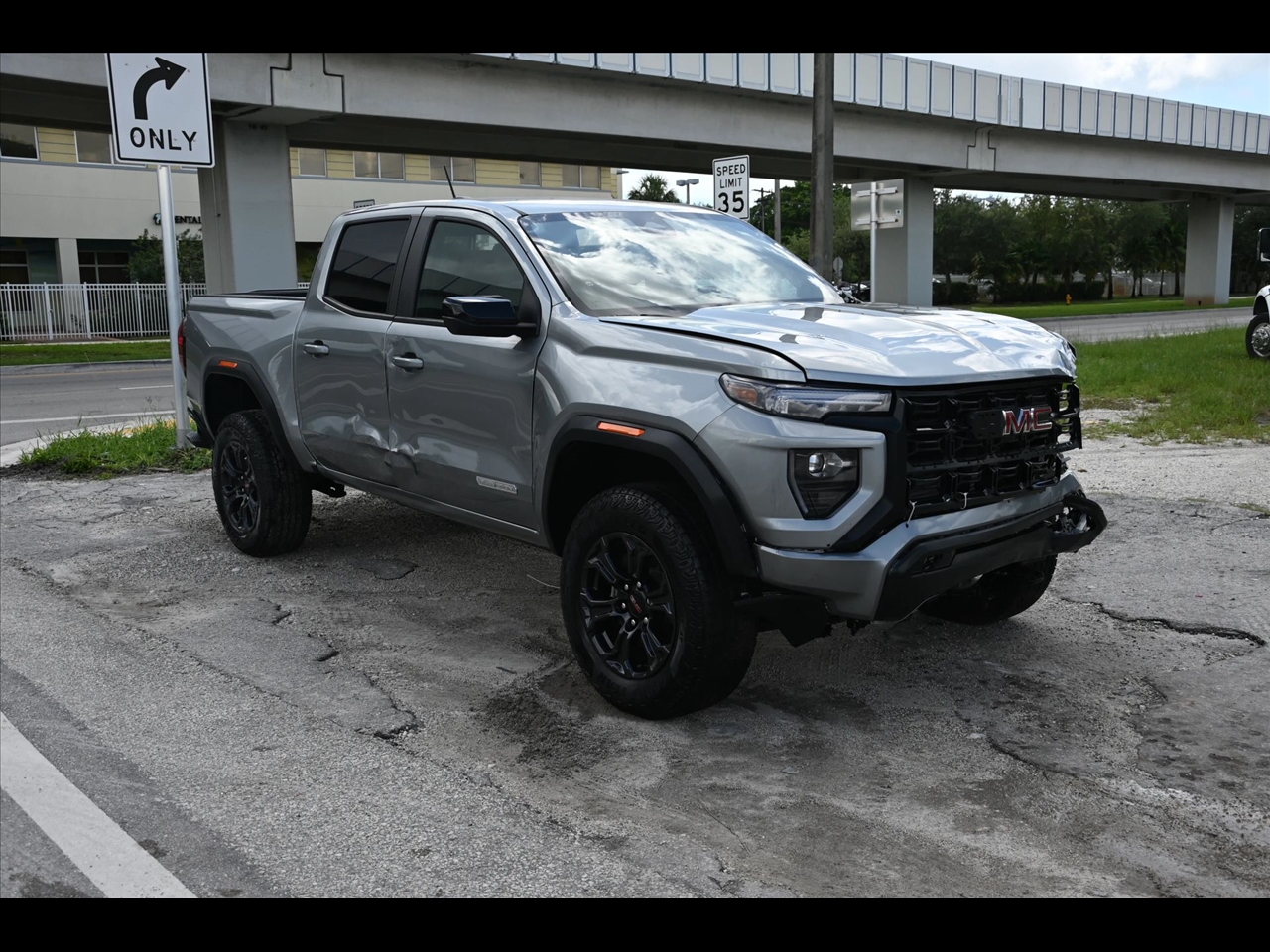 2024 GMC Canyon Elevation Pickup 4D 5 ft