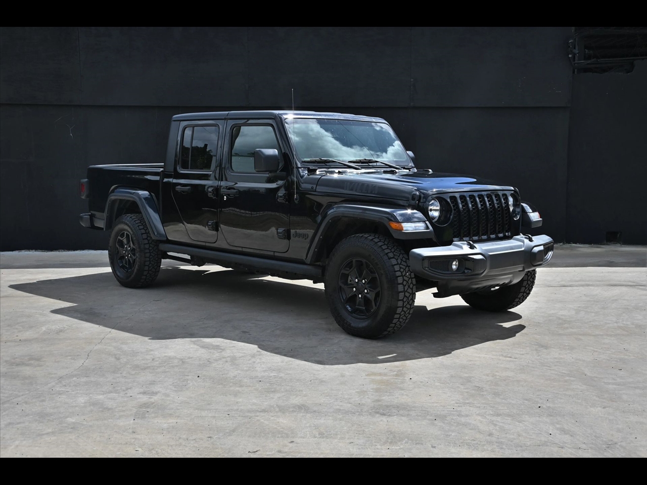 2021 Jeep Gladiator Willys Pickup 4D 5 ft