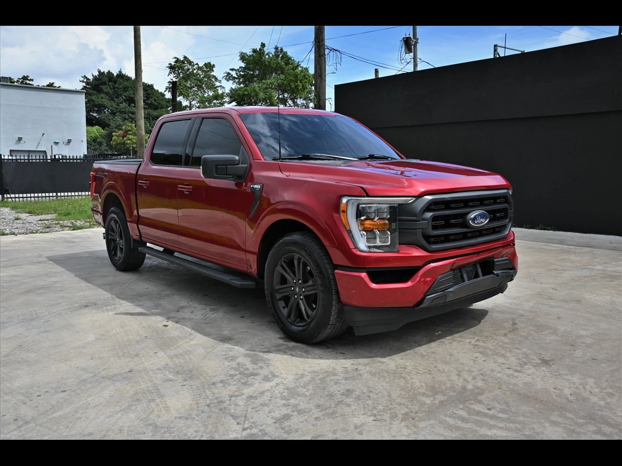 2021 Ford F-150 XLT Pickup 4D 5 1/2 ft
