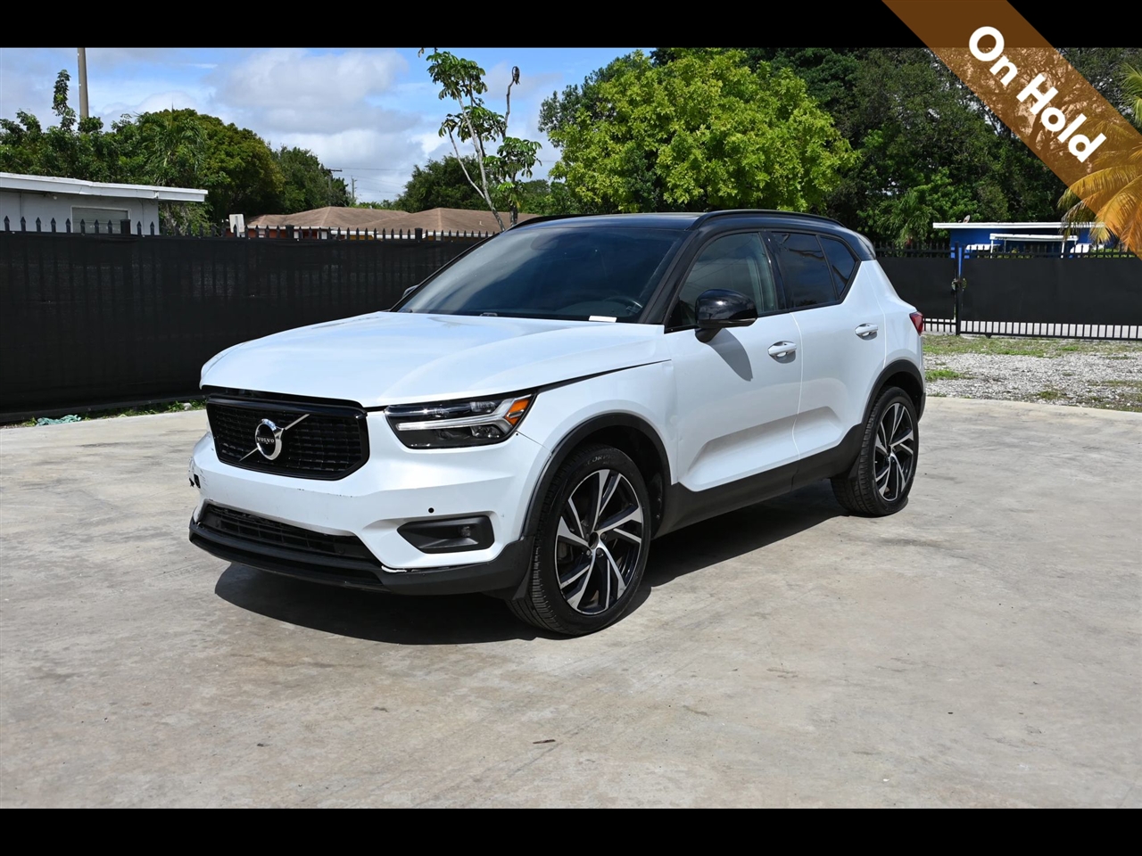 2020 Volvo XC40 T4 R-Design Sport Utility 4D