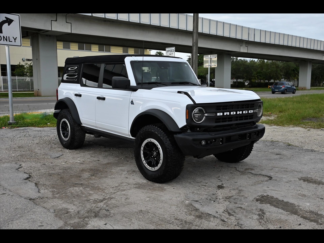 2023 Ford Bronco Black Diamond Sport Utility 4D