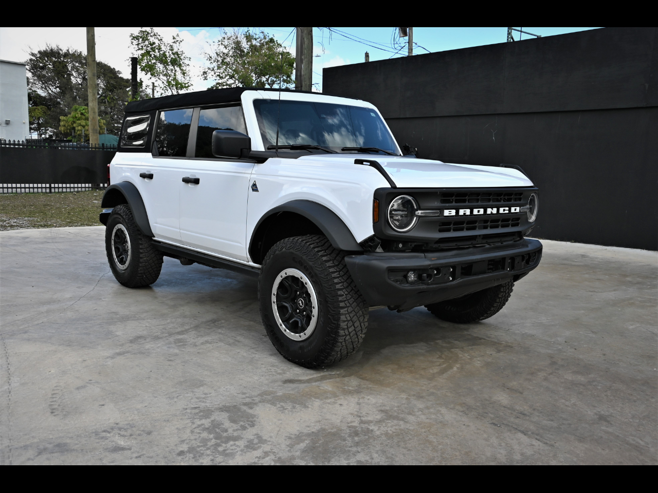 2023 Ford Bronco Black Diamond Sport Utility 4D