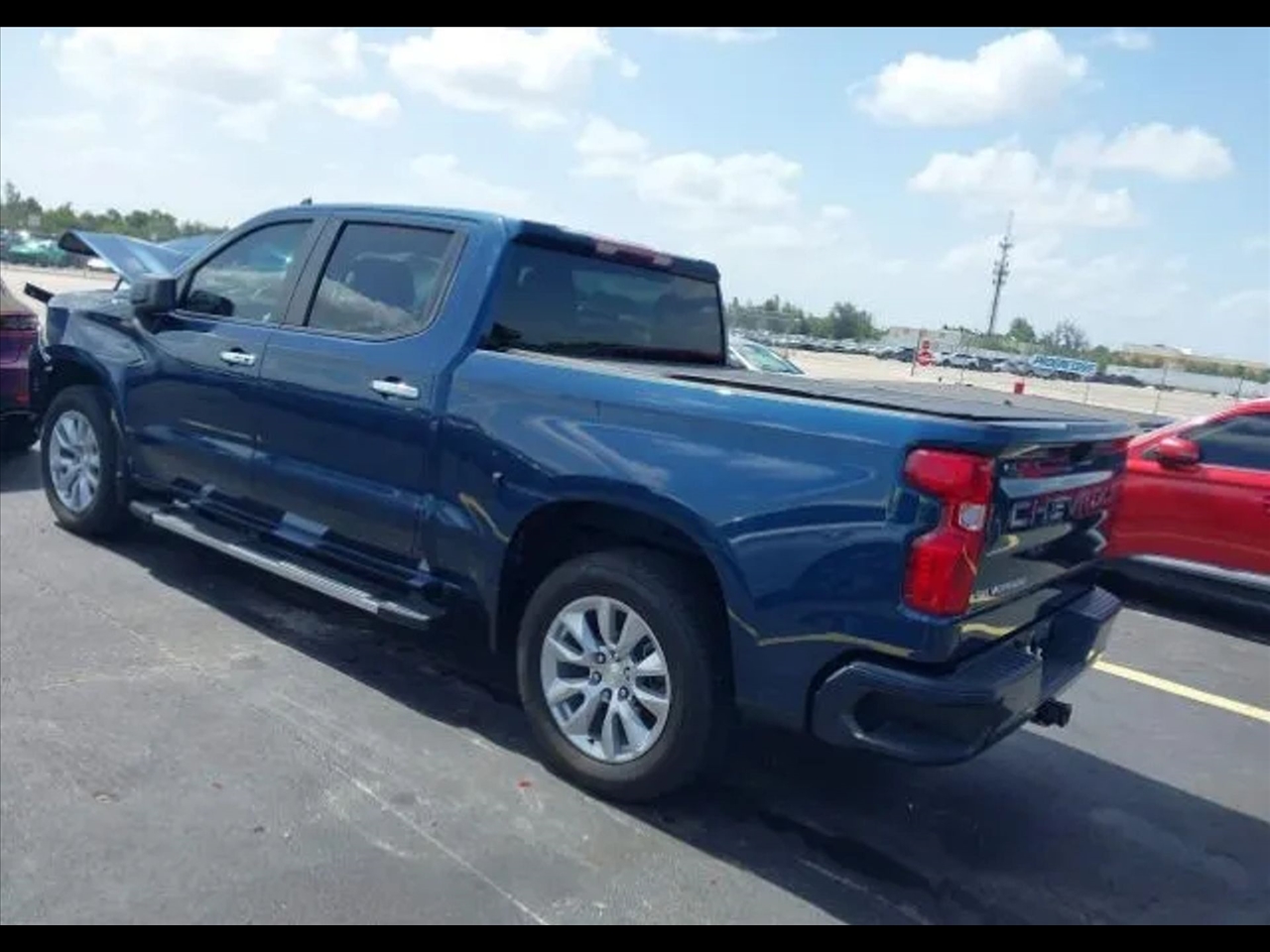 2022 Chevrolet Silverado 1500 Custom Pickup 4D 5 3/4 ft