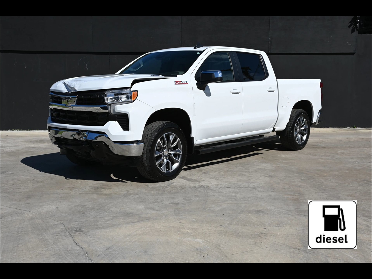 2024 Chevrolet Silverado 1500 LT Pickup 4D 5 3/4 ft