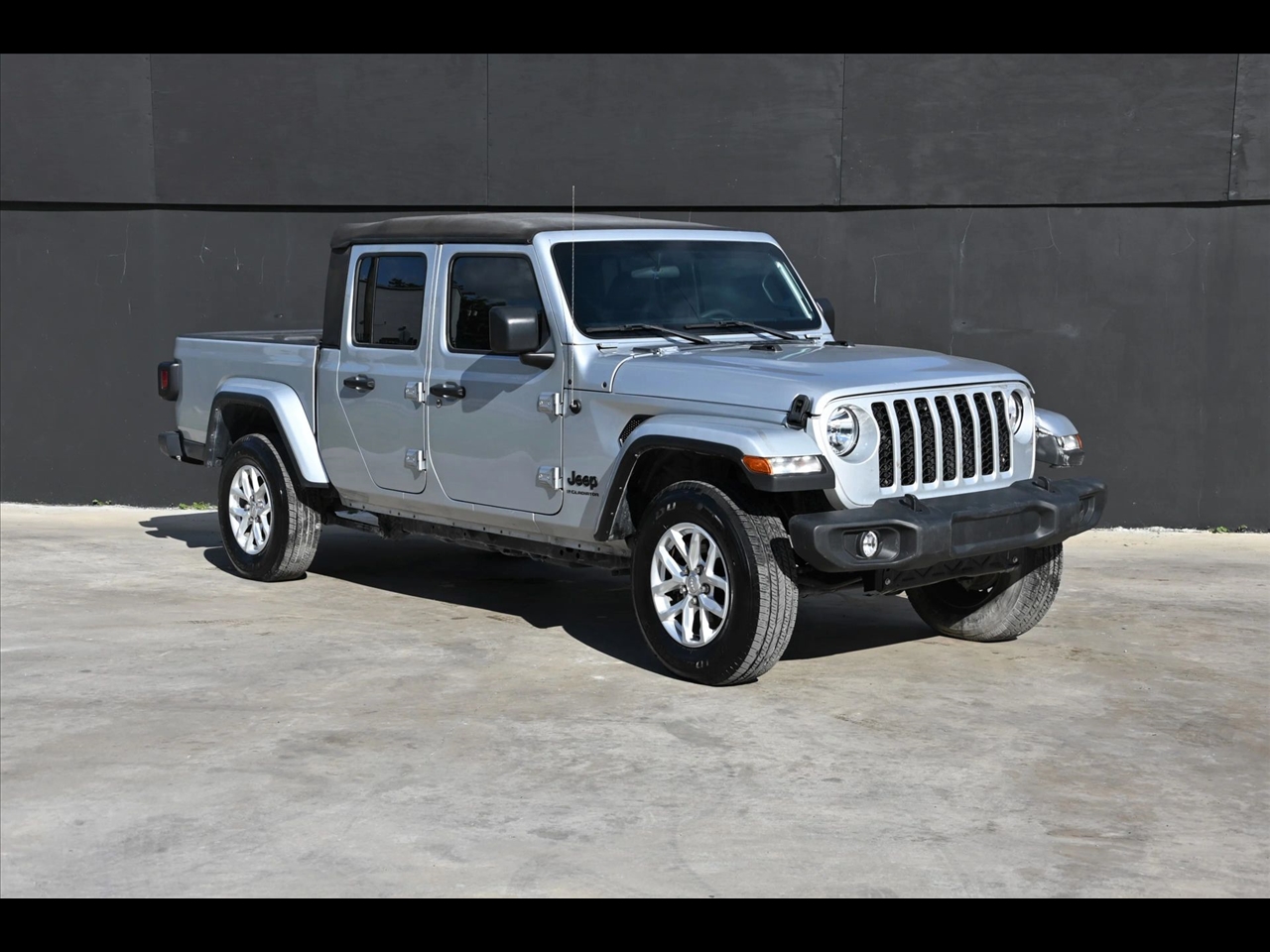 2023 Jeep Gladiator Sport S Pickup 4D 5 ft