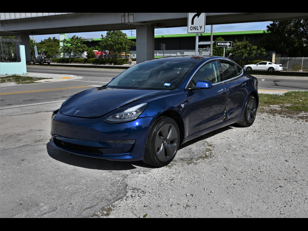 2019 Tesla Model 3 Mid Range Sedan 4D