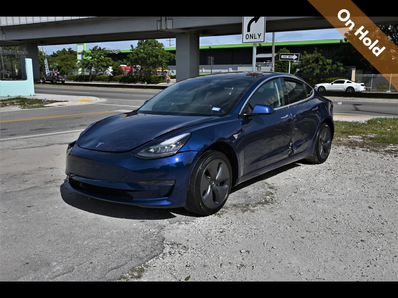 2019 Tesla Model 3 Mid Range's photo