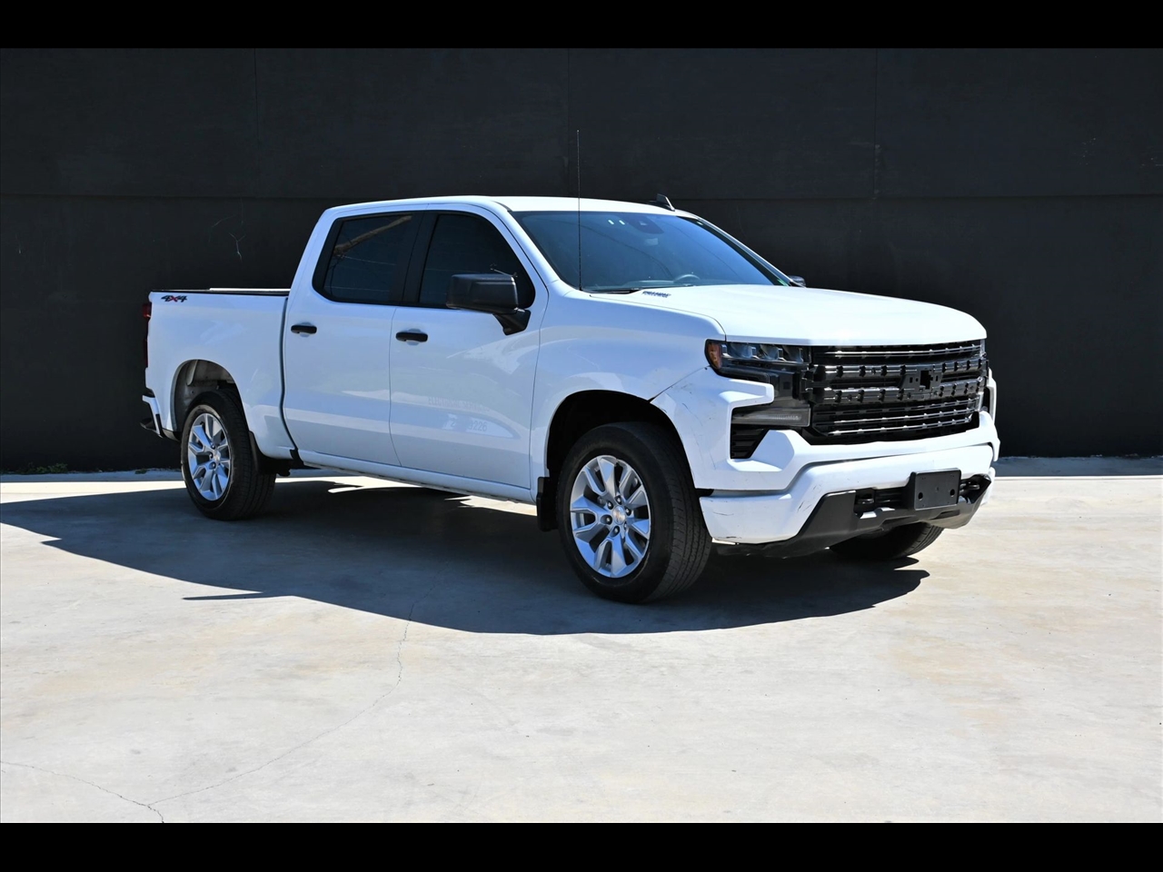 2025 Chevrolet Silverado 1500 Custom Pickup 4D 5 3/4 ft