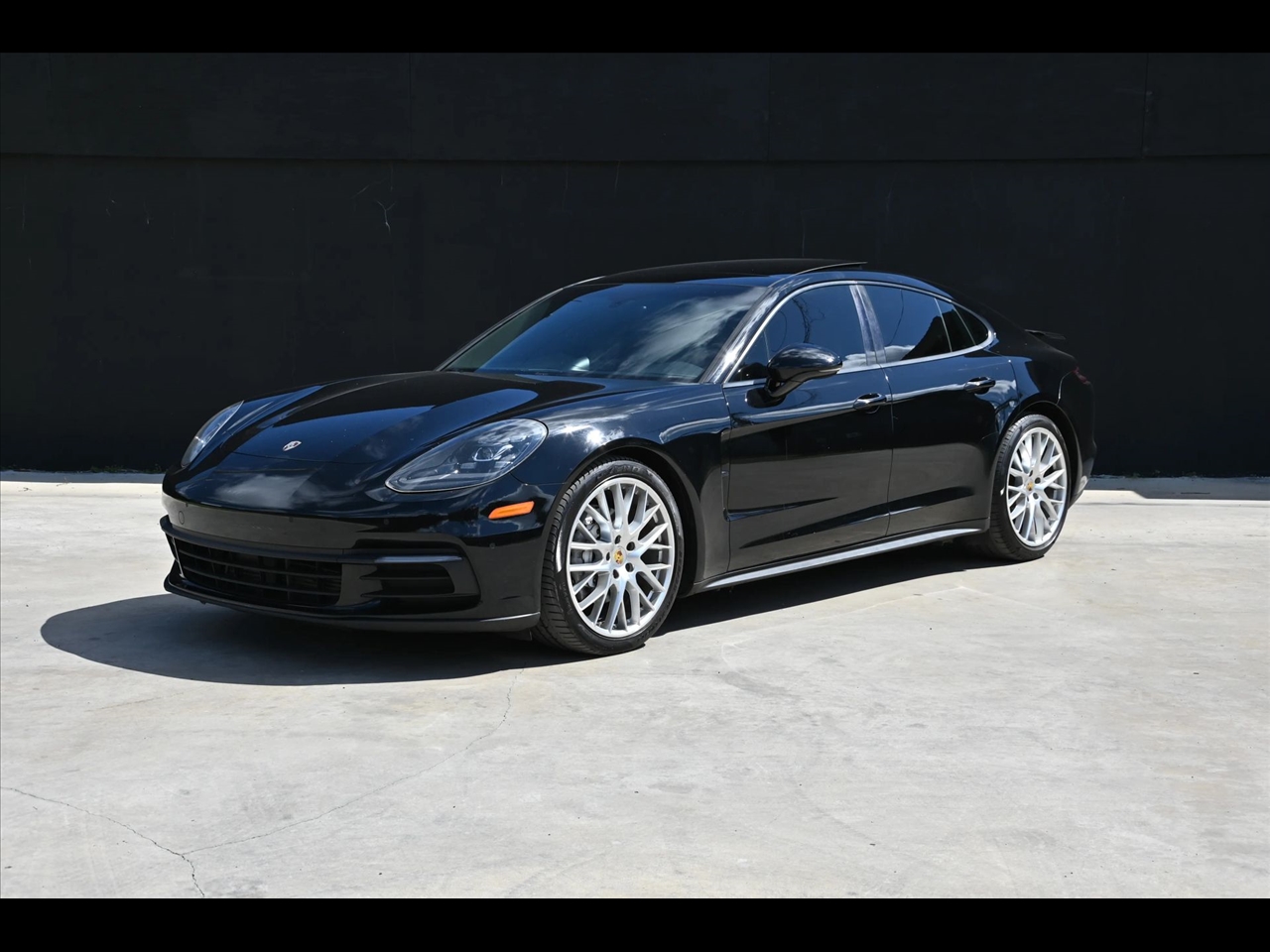 2018 Porsche Panamera 4 Sedan 4D