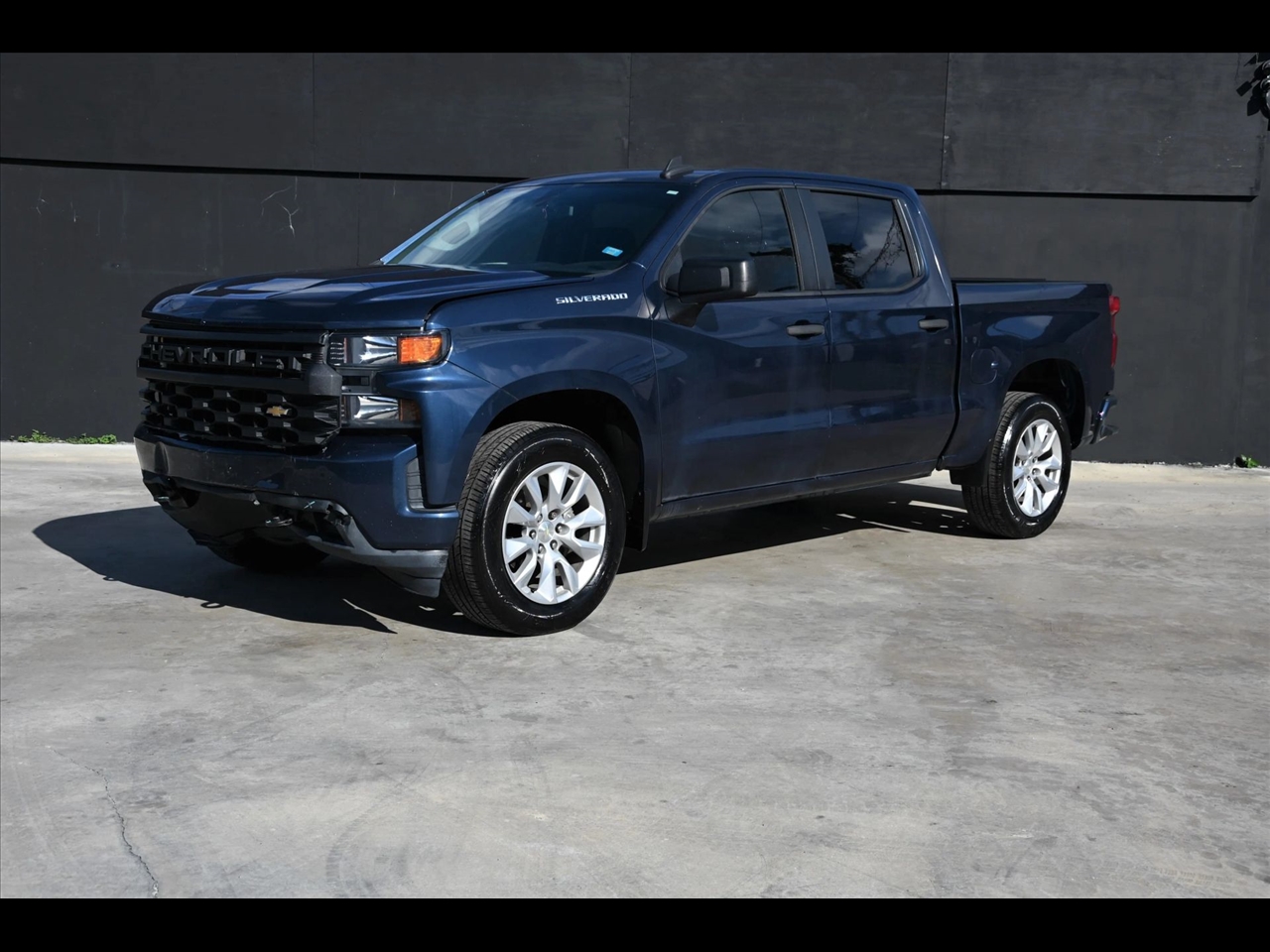 2020 Chevrolet Silverado 1500 Custom Pickup 4D 5 3/4 ft
