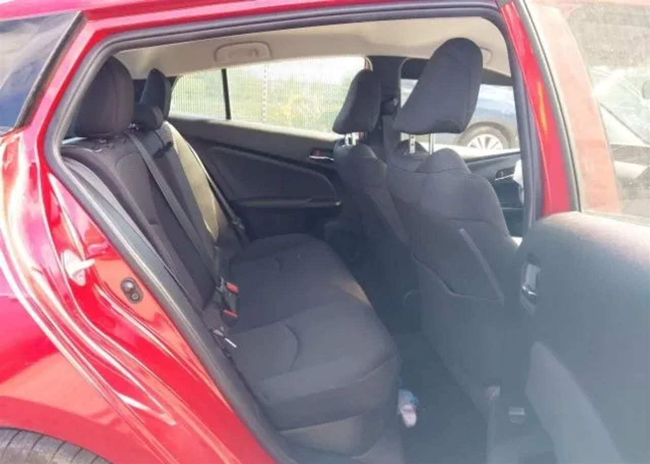 Toyota Prius  2021