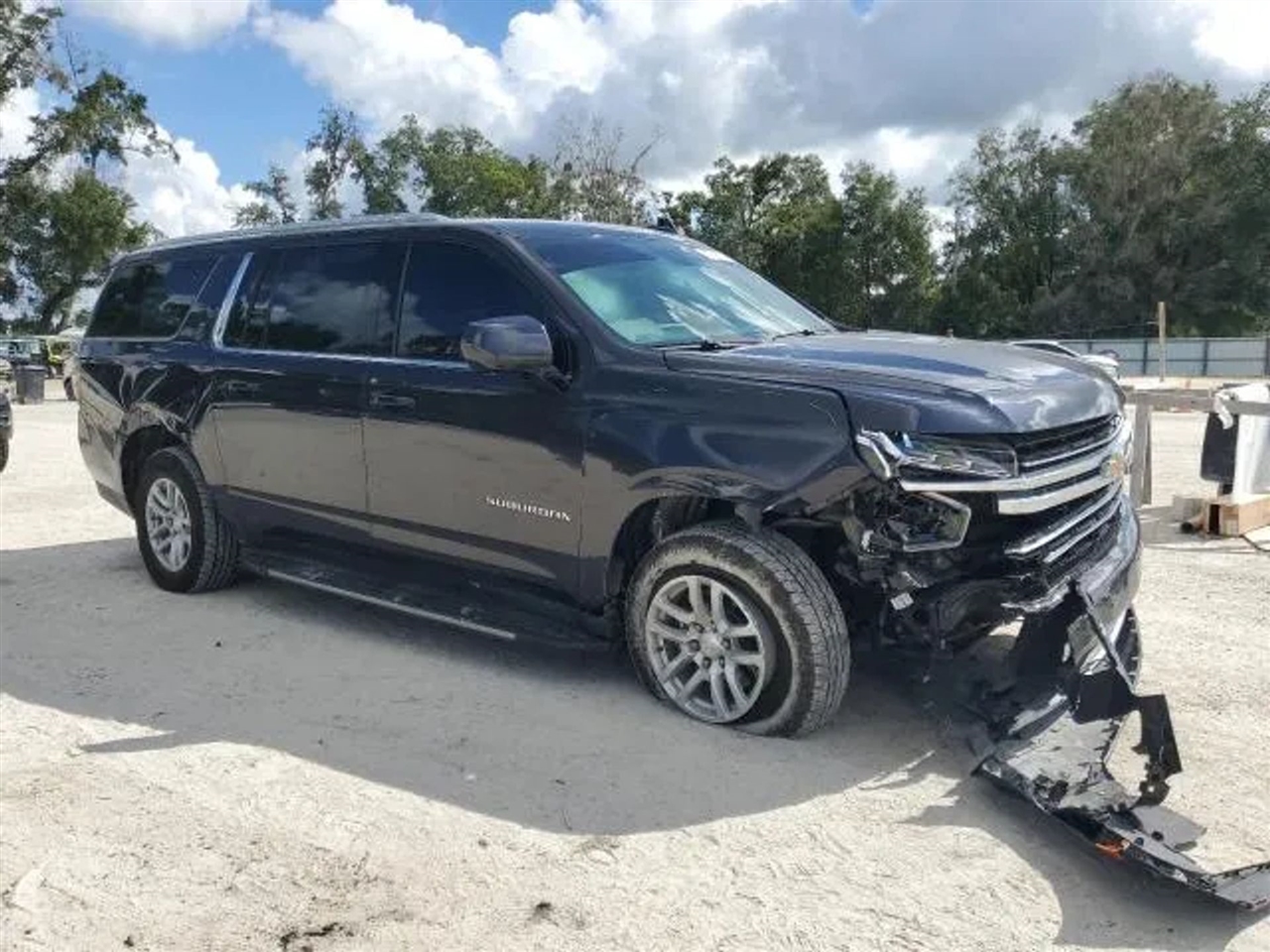Chevrolet Suburban  2023