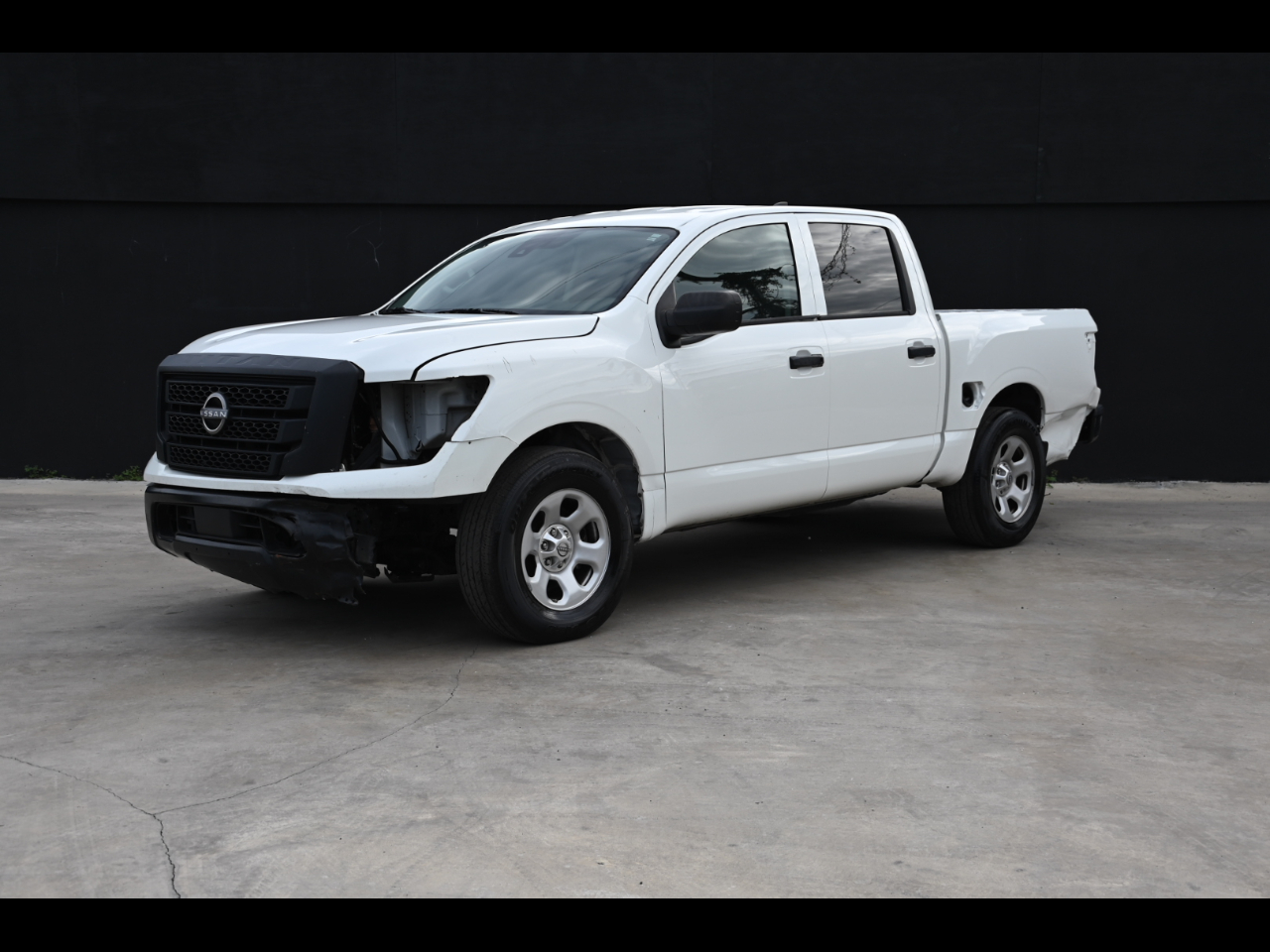 2023 Nissan Titan S Pickup 4D 5 1/2 ft