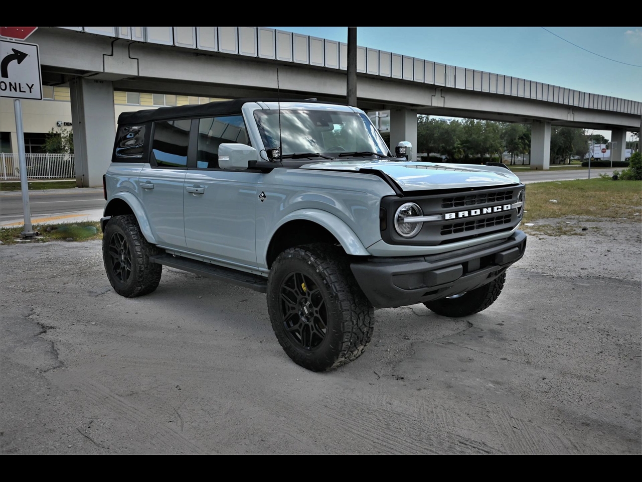 2022 Ford Bronco Outer Banks Sport Utility 4D
