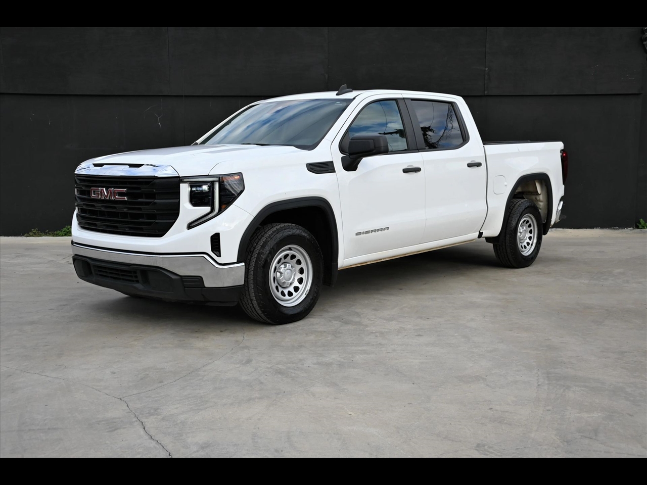 2023 GMC Sierra 1500 Pro Pickup 4D 5 3/4 ft