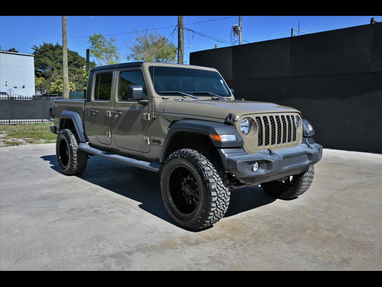 2020 Jeep Gladiator Sport S Pickup 4D 5 ft