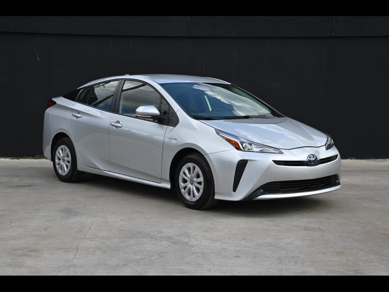 2022 Toyota Prius L Eco Hatchback 4D