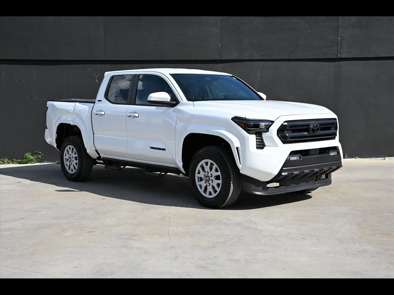 2025 Toyota Tacoma SR5 Pickup 4D 6 ft