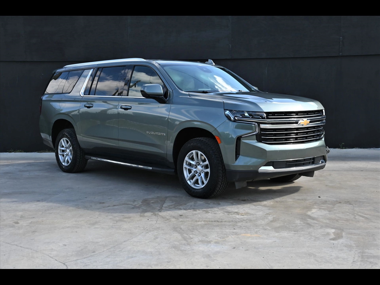 2023 Chevrolet Suburban LT Sport Utility 4D