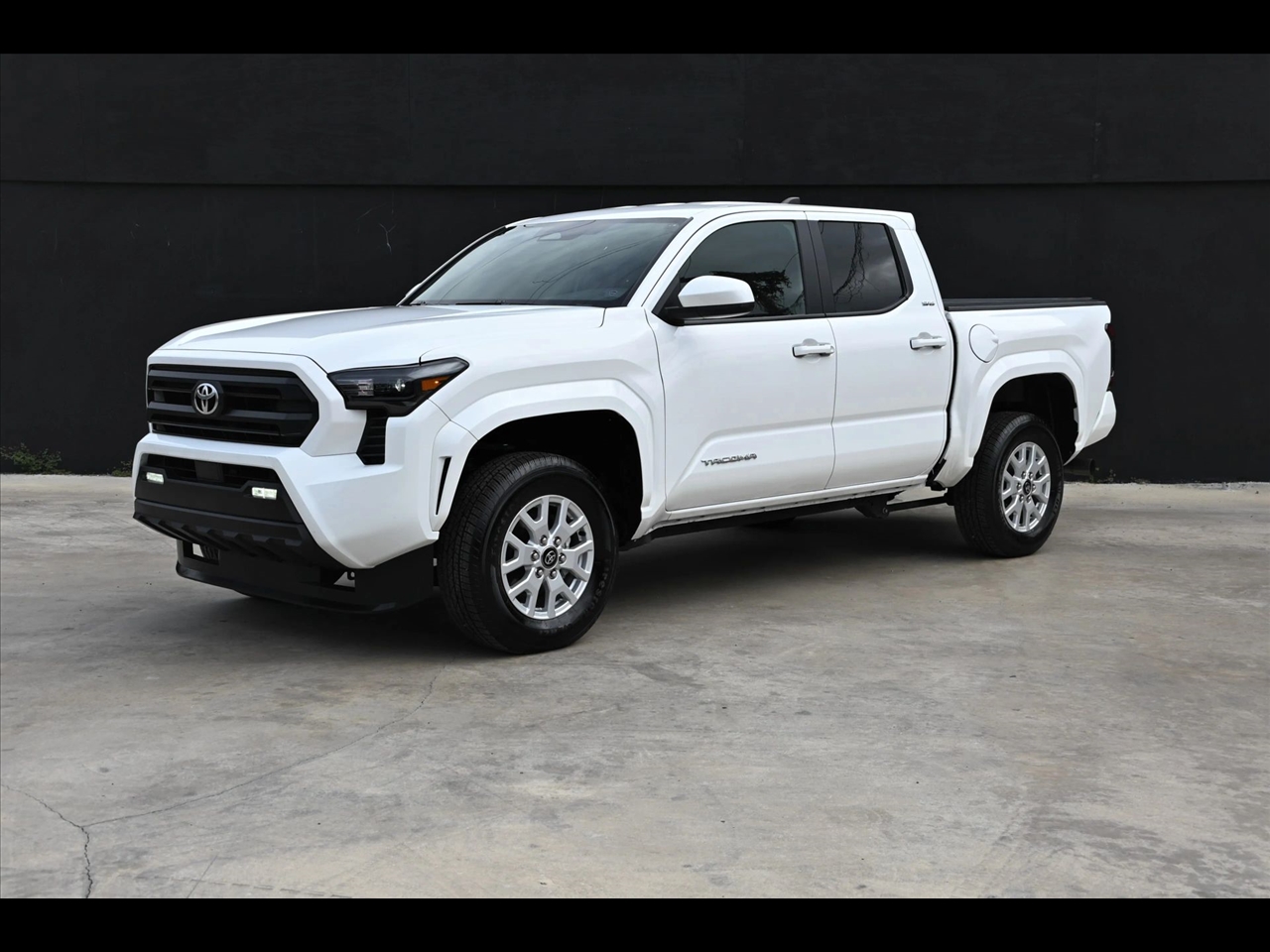2025 Toyota Tacoma SR5 Pickup 4D 6 ft