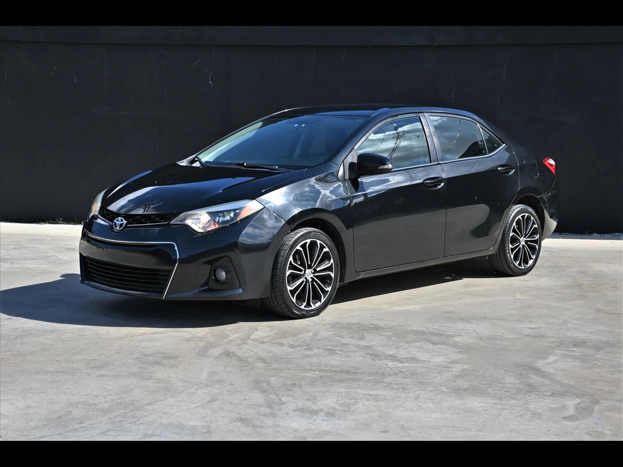 2015 Toyota Corolla S Sedan 4D