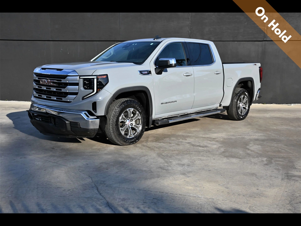 2024 GMC Sierra 1500 SLE Pickup 4D 5 3/4 ft