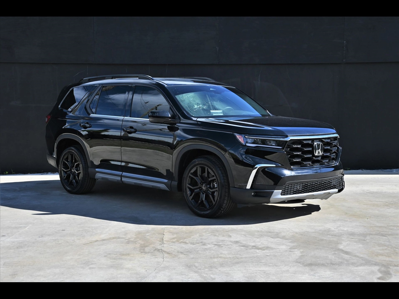 2025 Honda Pilot Touring Sport Utility 4D