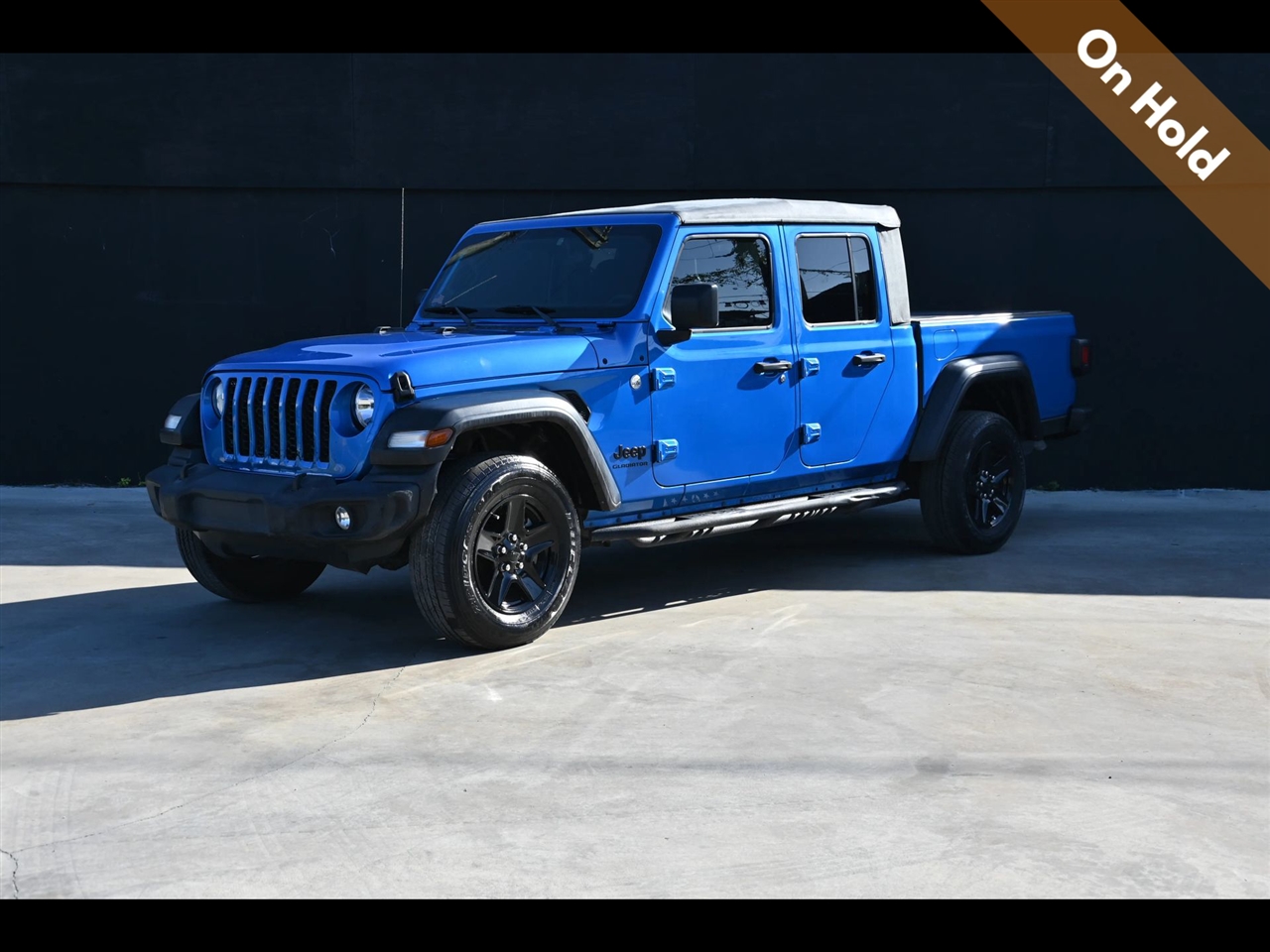 2021 Jeep Gladiator Sport Pickup 4D 5 ft