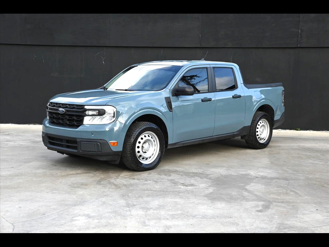 2022 Ford Maverick XL SuperCrew Pickup 4D 4 1/2 ft