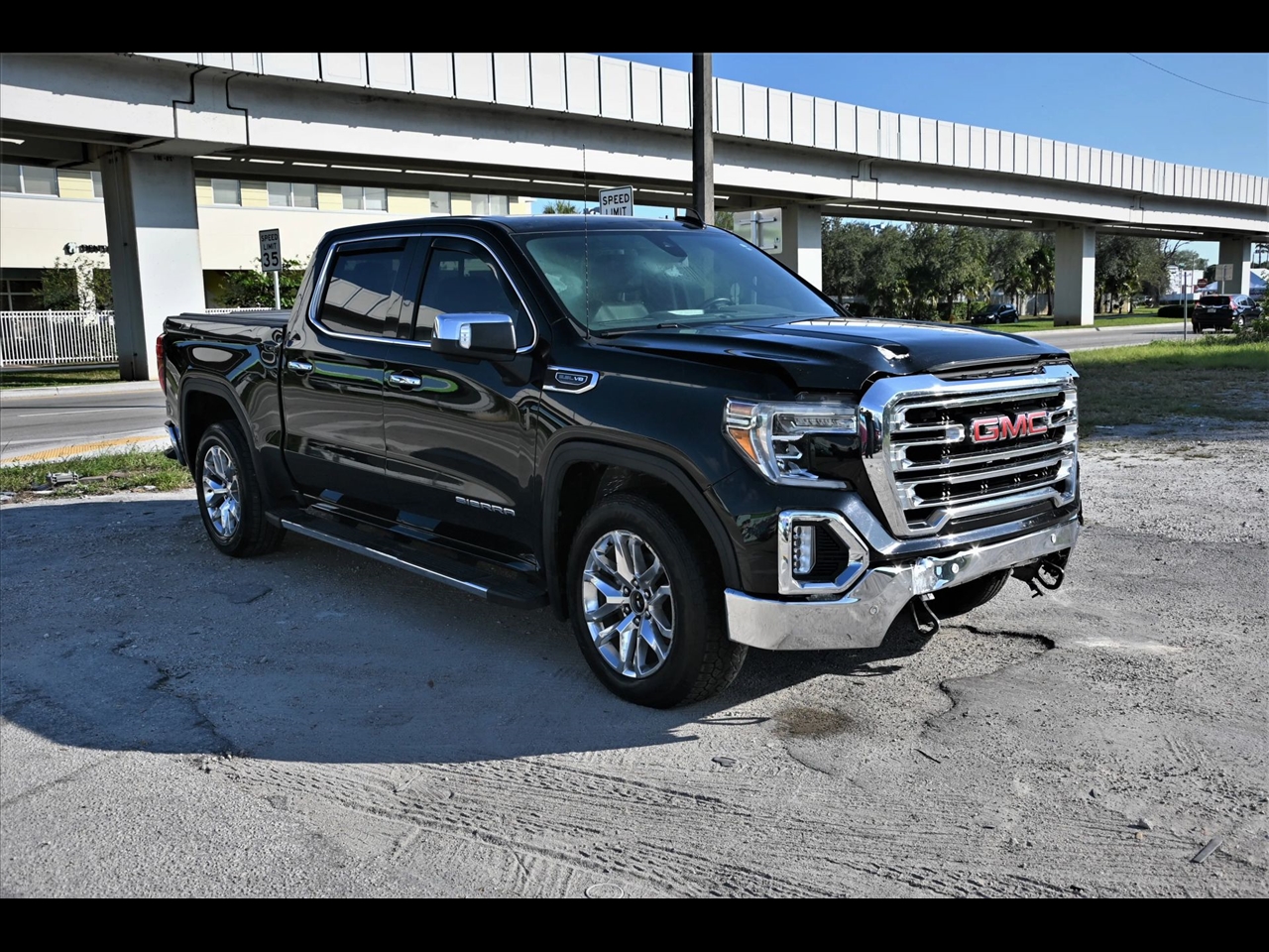 2021 GMC Sierra 1500 SLT Pickup 4D 5 3/4 ft