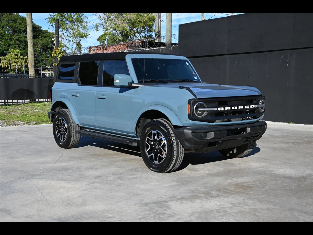 2023 Ford Bronco Outer Banks Sport Utility 4D