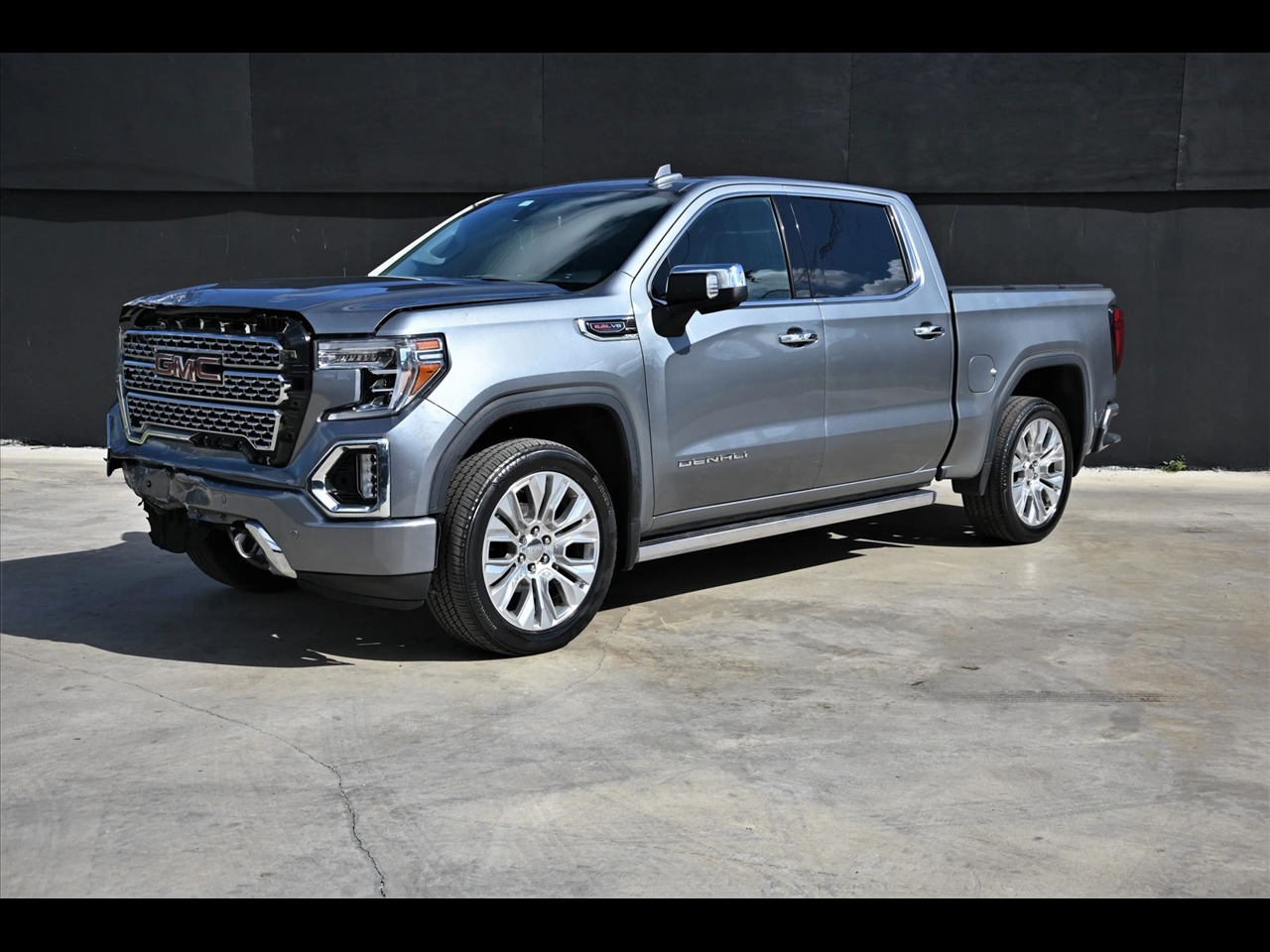 2021 GMC Sierra 1500 Denali Pickup 4D 5 3/4 ft