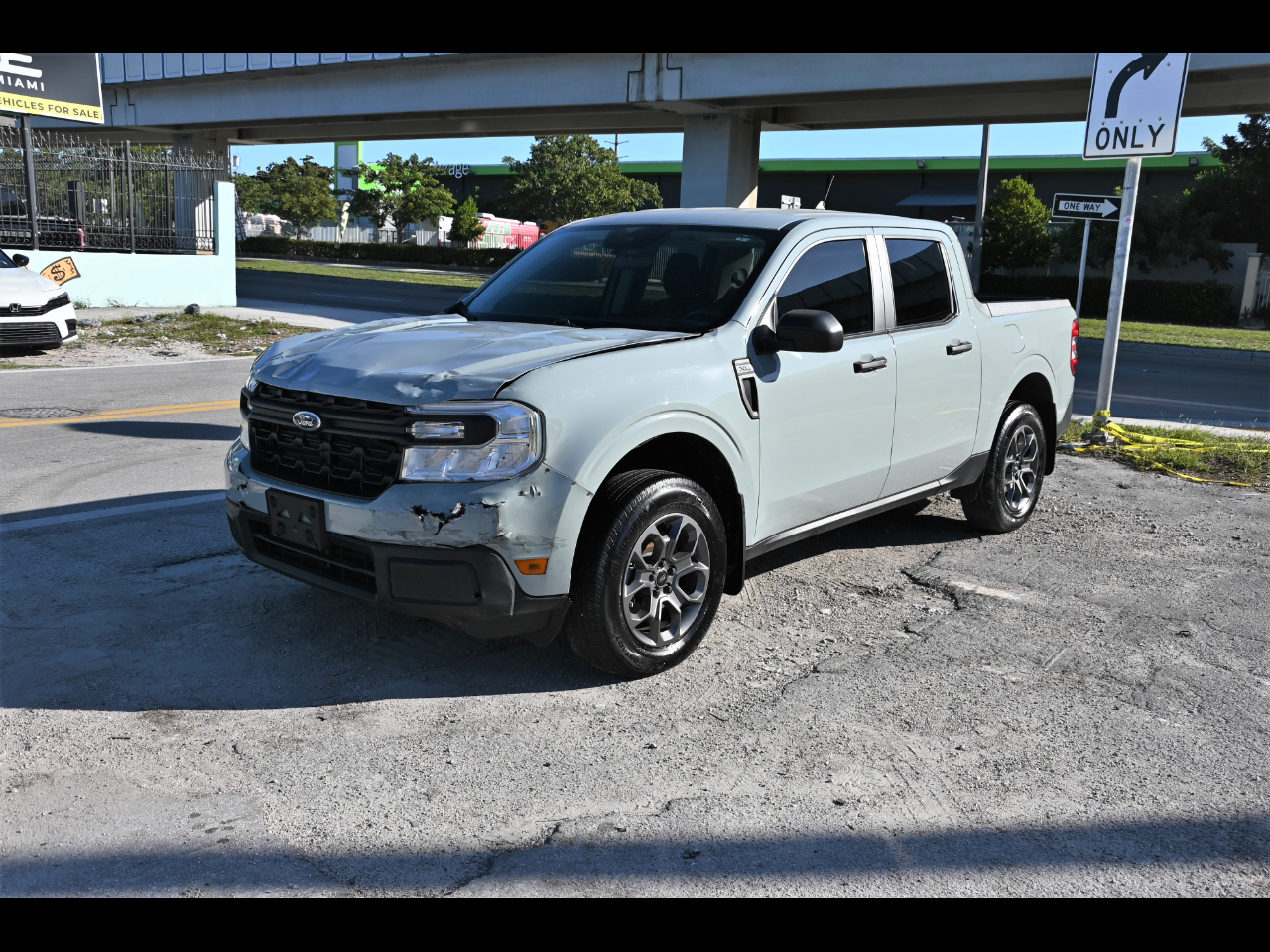 2022 Ford Maverick XL SuperCrew Pickup 4D 4 1/2 ft