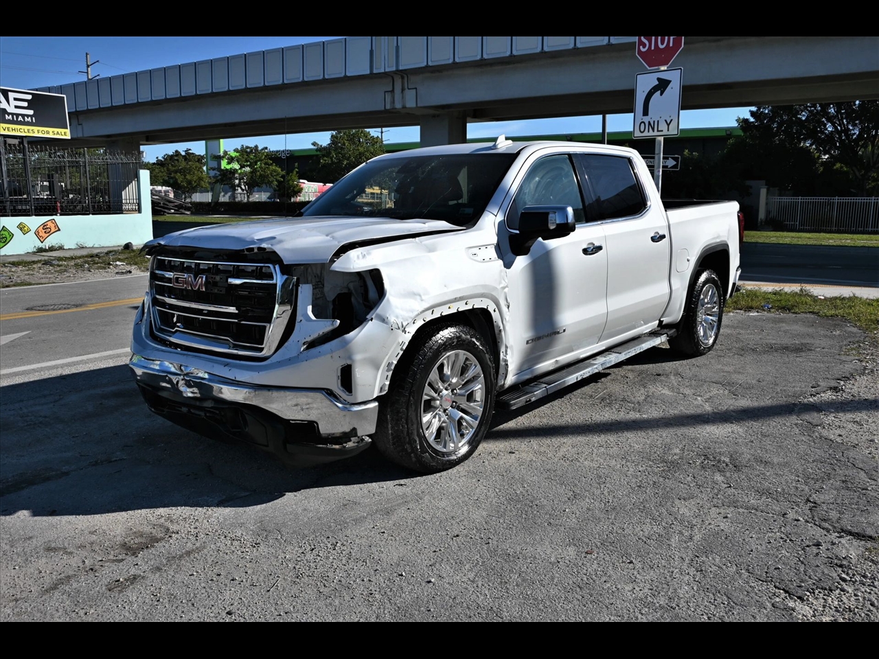 2022 GMC Sierra 1500 Denali Pickup 4D 5 3/4 ft