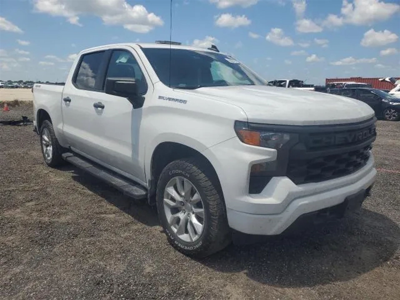 2023 Chevrolet Silverado 1500 Custom Pickup 4D 5 3/4 ft