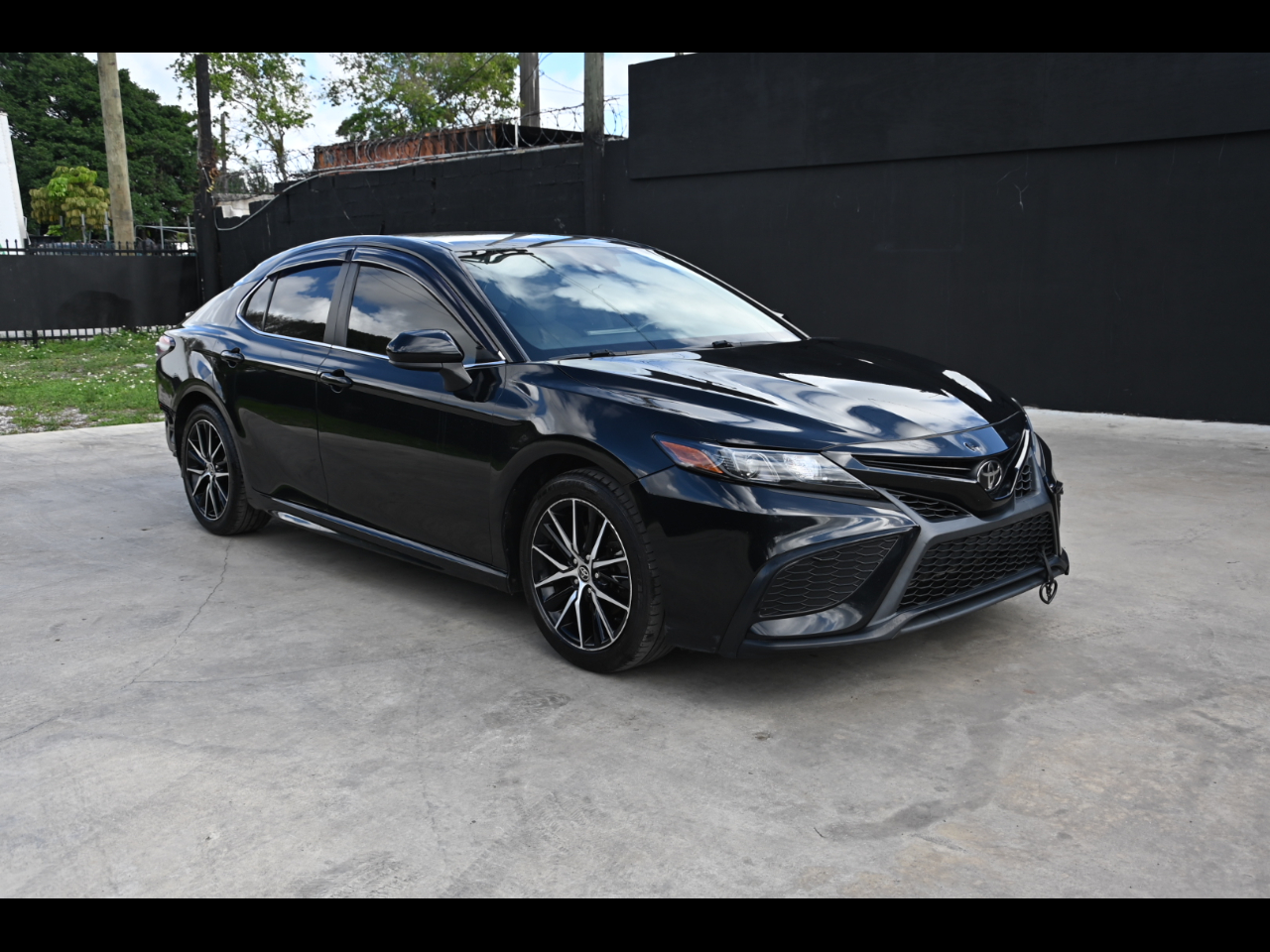 2021 Toyota Camry SE Sedan 4D