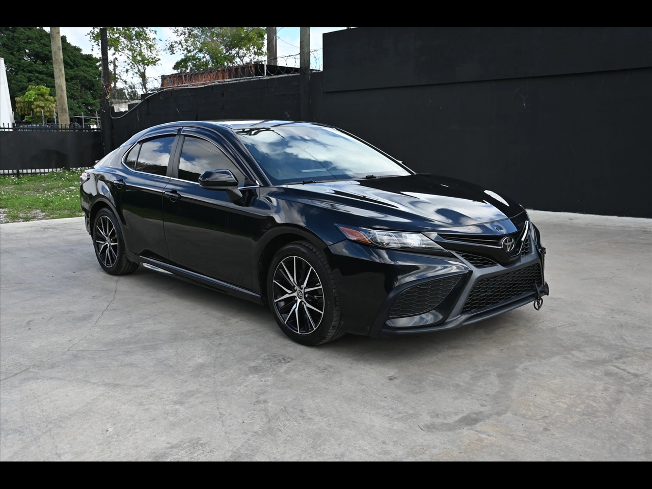 2021 Toyota Camry SE Sedan 4D