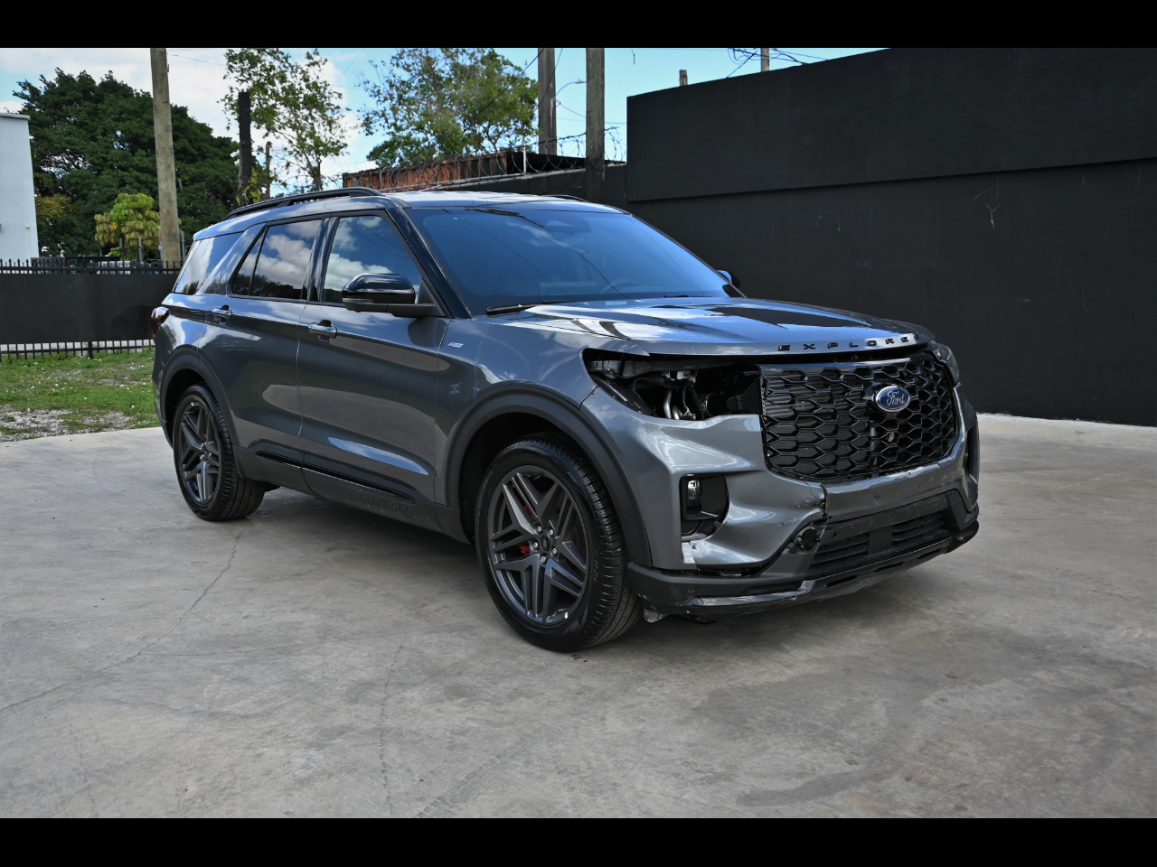 2025 Ford Explorer ST-Line Sport Utility 4D