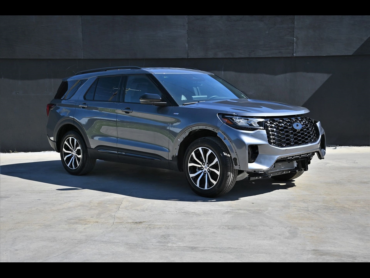 2025 Ford Explorer ST-Line Sport Utility 4D